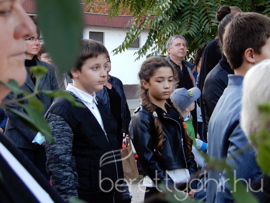 Gyertyagyújtás az aradi vértanúk emlékére 09